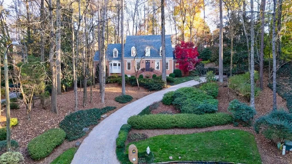 40 Quarry Lake Court, Sandy Springs, Georgia 30342, 4 Bedrooms Bedrooms, ,4 BathroomsBathrooms,Residential,Sold,40 Quarry Lake Court,6974704