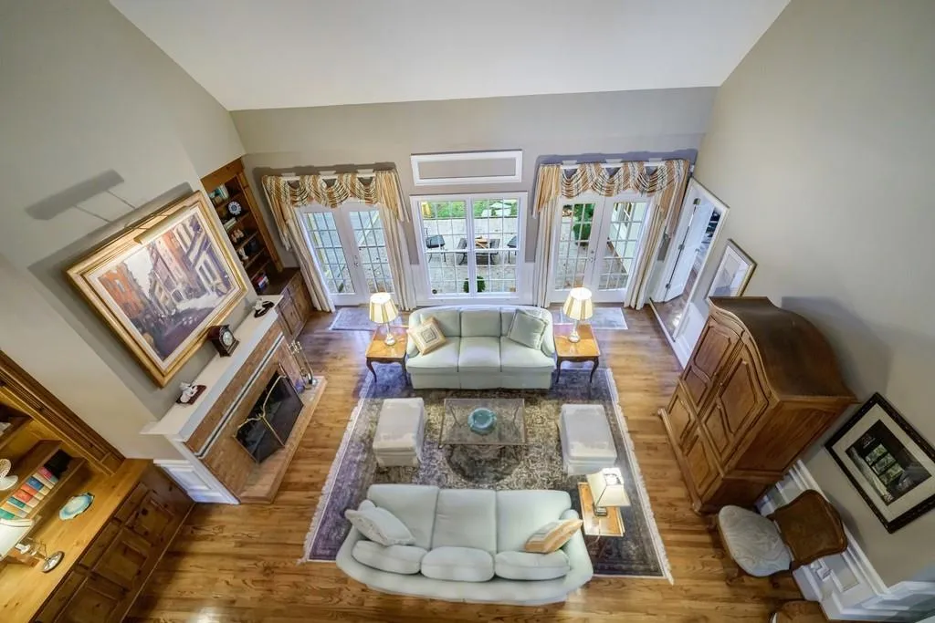 40 Quarry Lake Court, Sandy Springs, Georgia 30342, 4 Bedrooms Bedrooms, ,4 BathroomsBathrooms,Residential,Sold,40 Quarry Lake Court,6974704