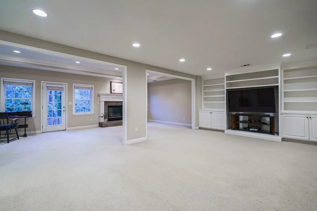 40 Quarry Lake Court, Sandy Springs, Georgia 30342, 4 Bedrooms Bedrooms, ,4 BathroomsBathrooms,Residential,Sold,40 Quarry Lake Court,6974704