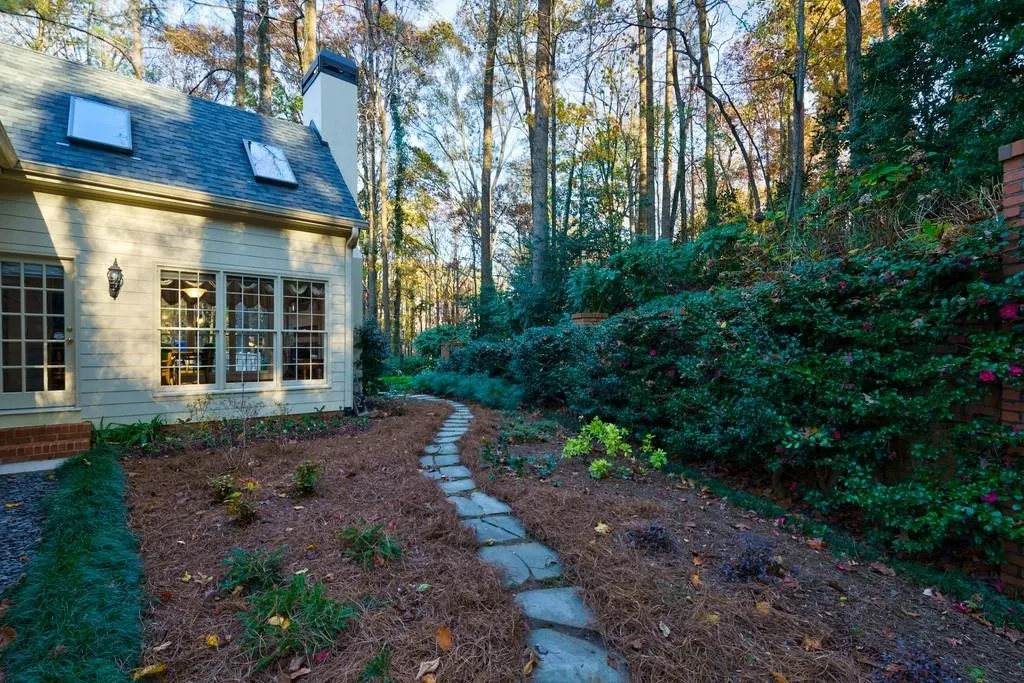 40 Quarry Lake Court, Sandy Springs, Georgia 30342, 4 Bedrooms Bedrooms, ,4 BathroomsBathrooms,Residential,Sold,40 Quarry Lake Court,6974704