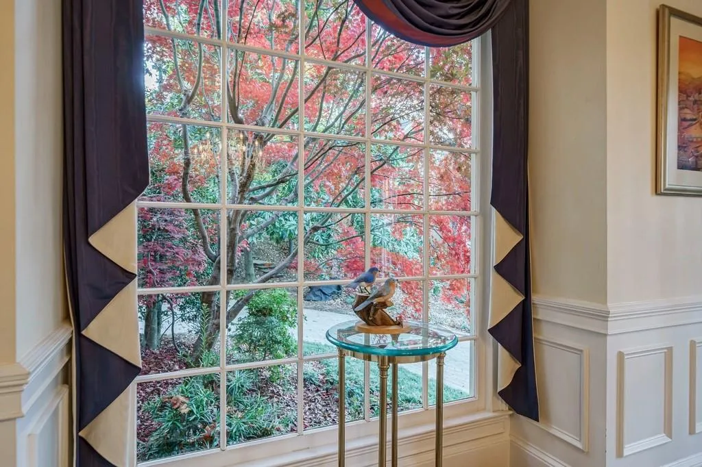 40 Quarry Lake Court, Sandy Springs, Georgia 30342, 4 Bedrooms Bedrooms, ,4 BathroomsBathrooms,Residential,Sold,40 Quarry Lake Court,6974704