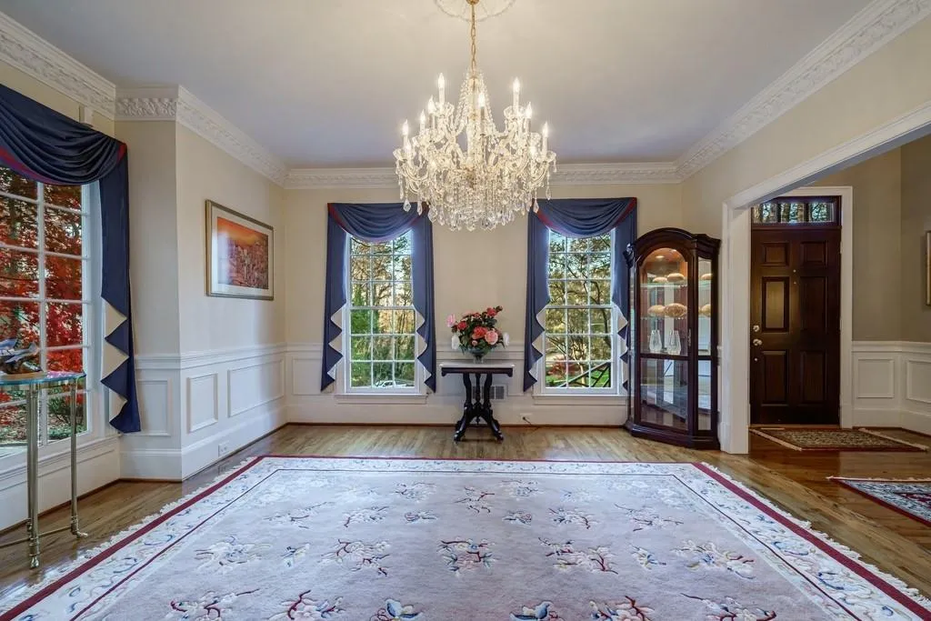 40 Quarry Lake Court, Sandy Springs, Georgia 30342, 4 Bedrooms Bedrooms, ,4 BathroomsBathrooms,Residential,Sold,40 Quarry Lake Court,6974704