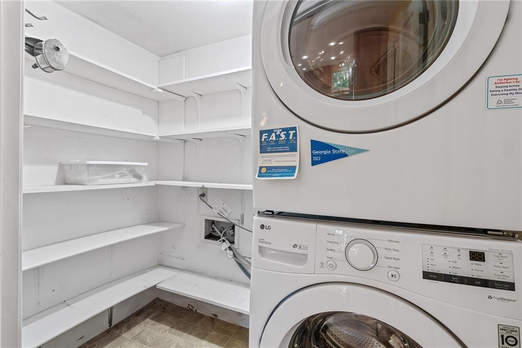 615 Colebrook Court, Atlanta, Georgia 30327, 4 Bedrooms Bedrooms, ,4 BathroomsBathrooms,Residential,Sold,615 Colebrook Court,7290753