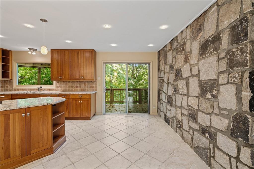 615 Colebrook Court, Atlanta, Georgia 30327, 4 Bedrooms Bedrooms, ,4 BathroomsBathrooms,Residential,Sold,615 Colebrook Court,7290753