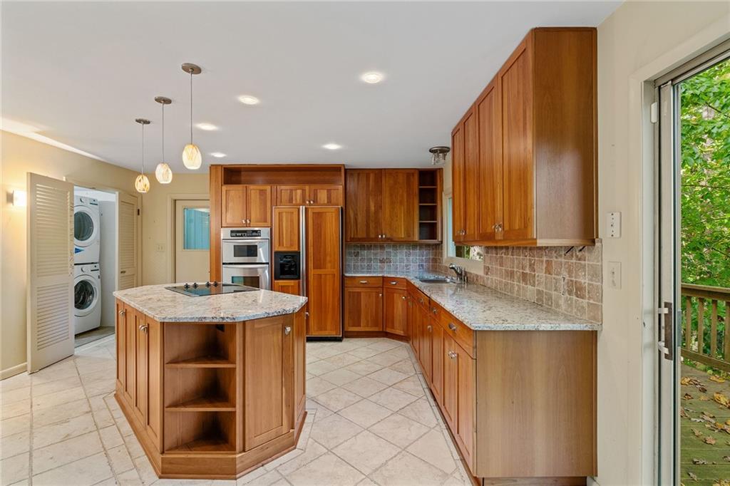 615 Colebrook Court, Atlanta, Georgia 30327, 4 Bedrooms Bedrooms, ,4 BathroomsBathrooms,Residential,Sold,615 Colebrook Court,7290753