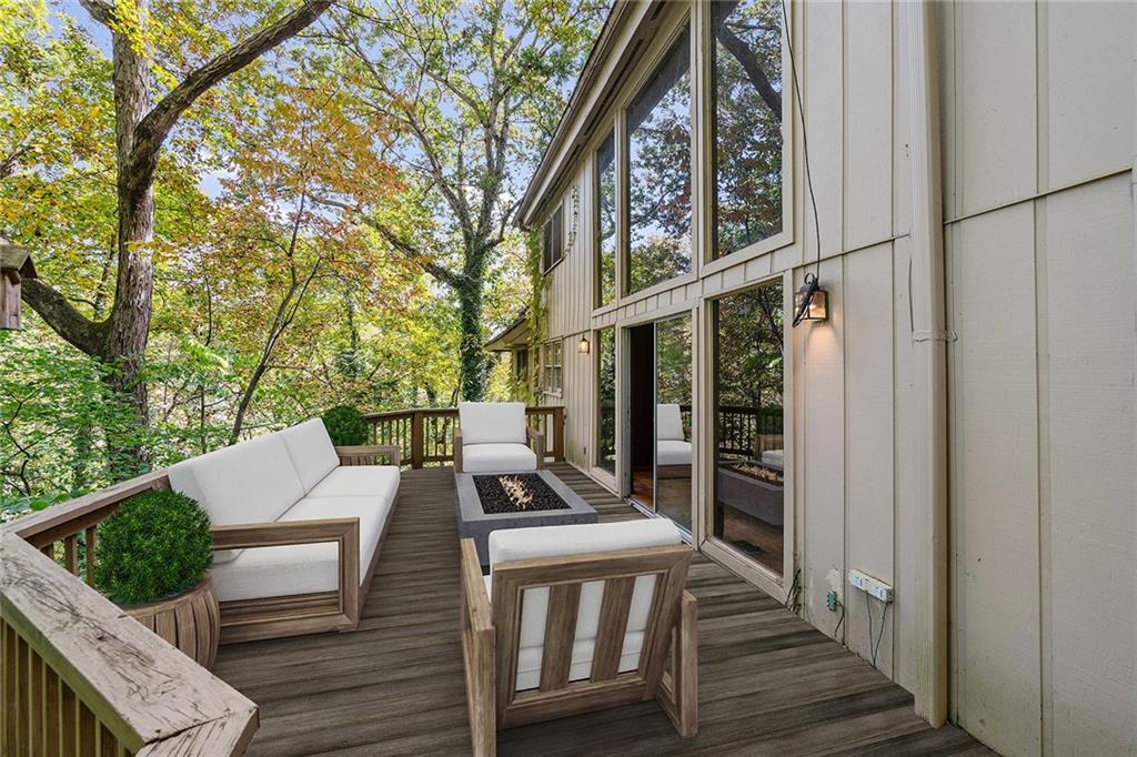 615 Colebrook Court, Atlanta, Georgia 30327, 4 Bedrooms Bedrooms, ,4 BathroomsBathrooms,Residential,Sold,615 Colebrook Court,7290753