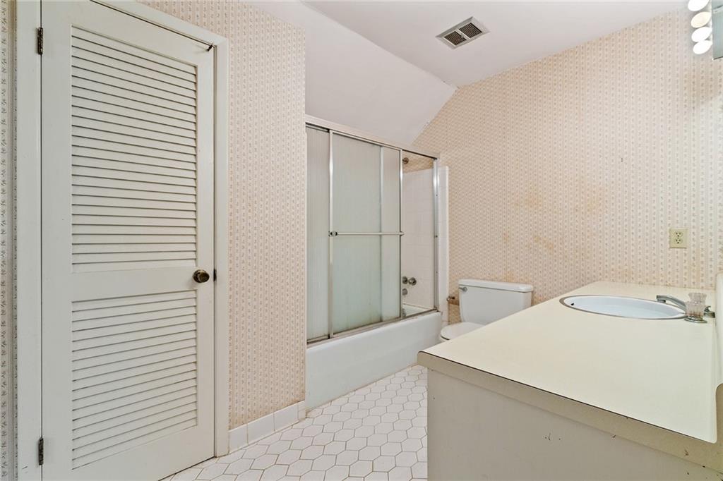 615 Colebrook Court, Atlanta, Georgia 30327, 4 Bedrooms Bedrooms, ,4 BathroomsBathrooms,Residential,Sold,615 Colebrook Court,7290753