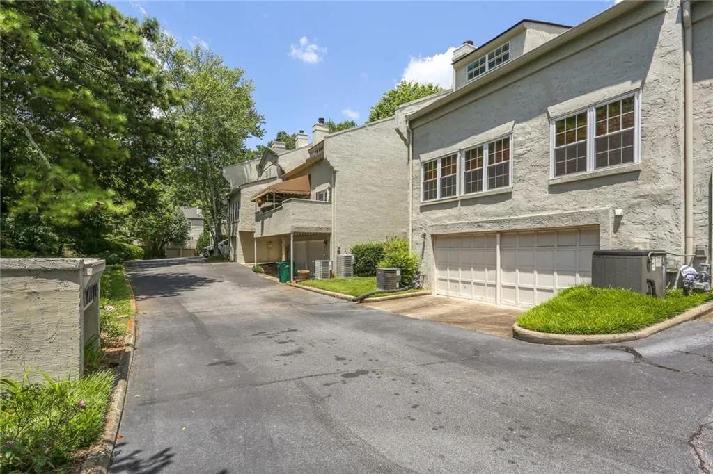 5996 Mitchell Road Unit 10, Sandy Springs, Georgia 30328, 2 Bedrooms Bedrooms, ,2 BathroomsBathrooms,Residential,Sold,5996 Mitchell Road Unit 10,7238242