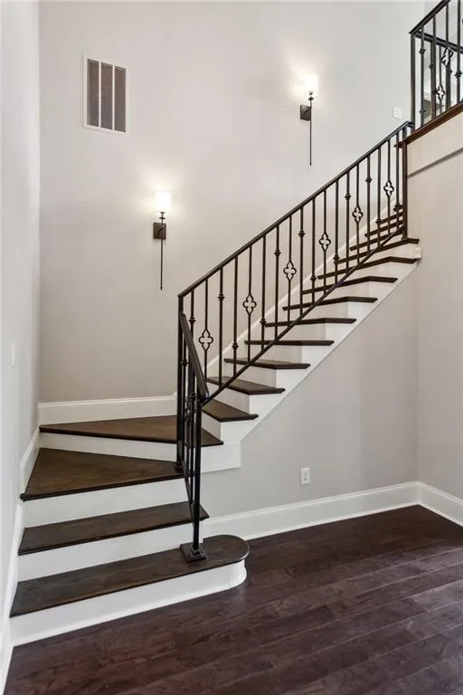 3280 Stillhouse Lane Se Unit 401, Atlanta, Georgia 30339, 2 Bedrooms Bedrooms, 0 ,2 BathroomsBathrooms,Residential,For Sale,3280 Stillhouse Lane Se Unit 401,7756266