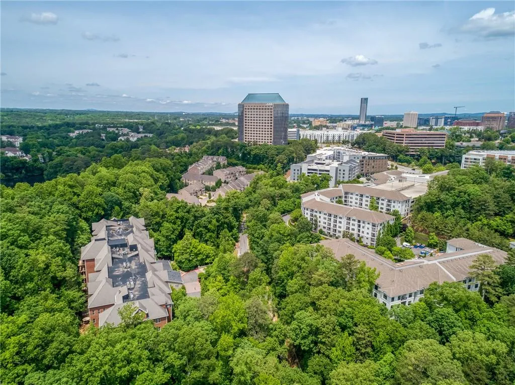 3280 Stillhouse Lane Se Unit 401, Atlanta, Georgia 30339, 2 Bedrooms Bedrooms, 0 ,2 BathroomsBathrooms,Residential,For Sale,3280 Stillhouse Lane Se Unit 401,7756266