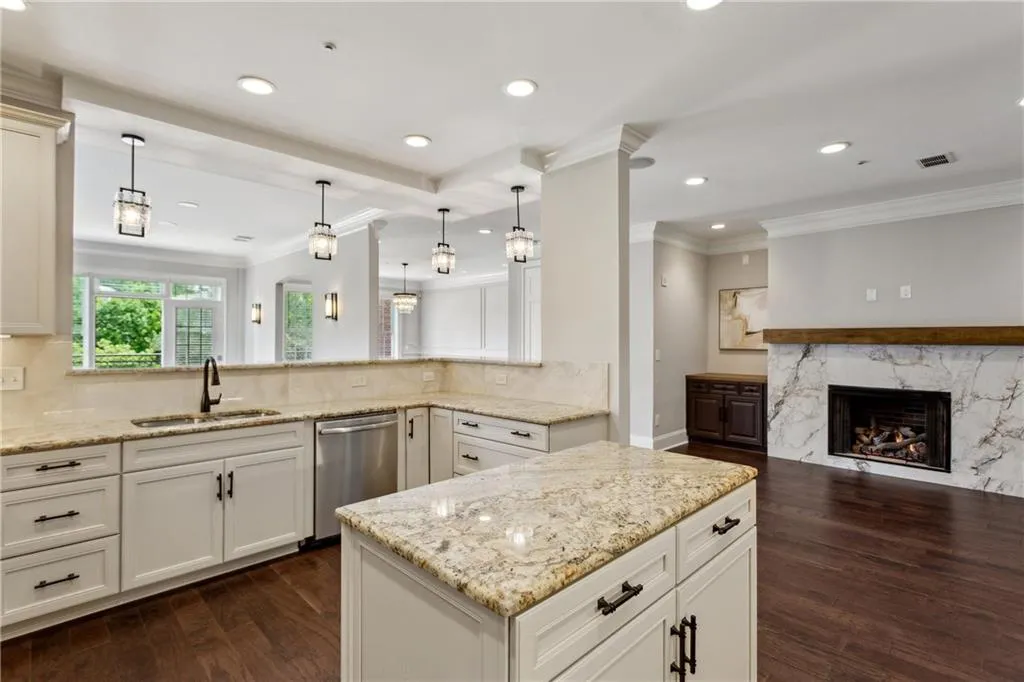 3280 Stillhouse Lane Se Unit 401, Atlanta, Georgia 30339, 2 Bedrooms Bedrooms, 0 ,2 BathroomsBathrooms,Residential,For Sale,3280 Stillhouse Lane Se Unit 401,7756266