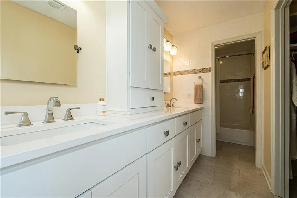 905 Brandywine Circle, Sandy Springs, Georgia 30350, 3 Bedrooms Bedrooms, ,3 BathroomsBathrooms,Residential,Sold,905 Brandywine Circle,6933090