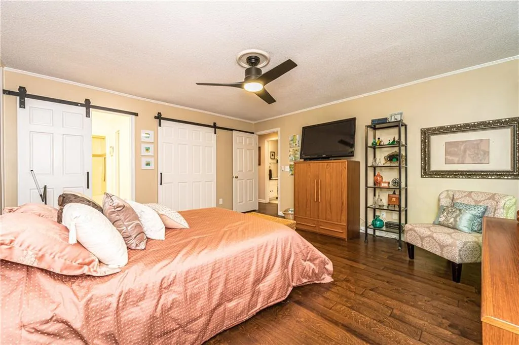 905 Brandywine Circle, Sandy Springs, Georgia 30350, 3 Bedrooms Bedrooms, ,3 BathroomsBathrooms,Residential,Sold,905 Brandywine Circle,6933090