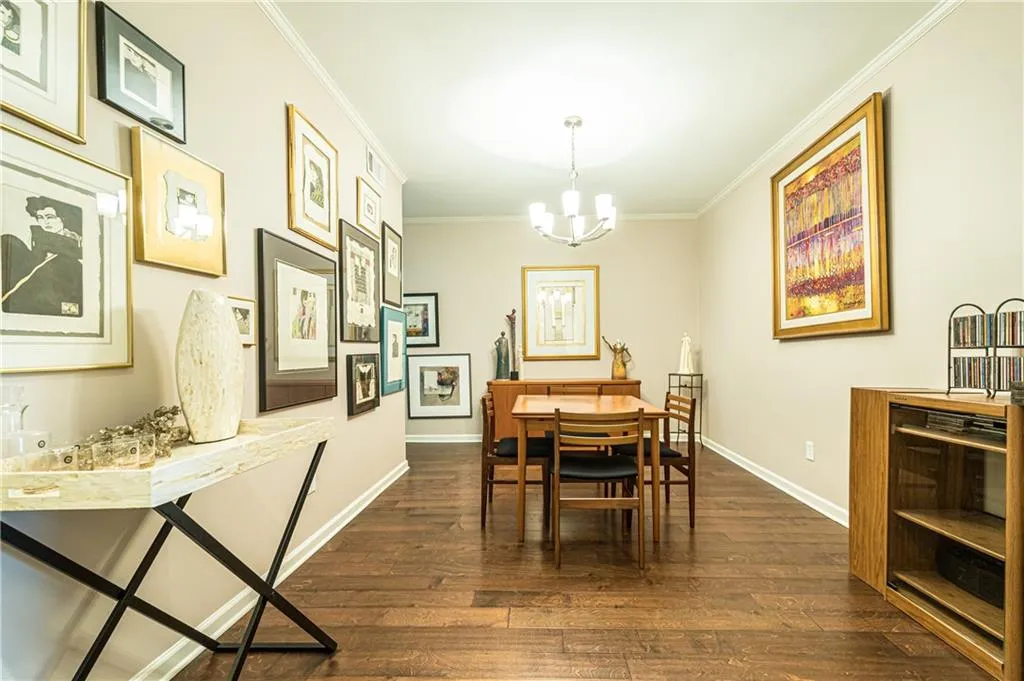 905 Brandywine Circle, Sandy Springs, Georgia 30350, 3 Bedrooms Bedrooms, ,3 BathroomsBathrooms,Residential,Sold,905 Brandywine Circle,6933090