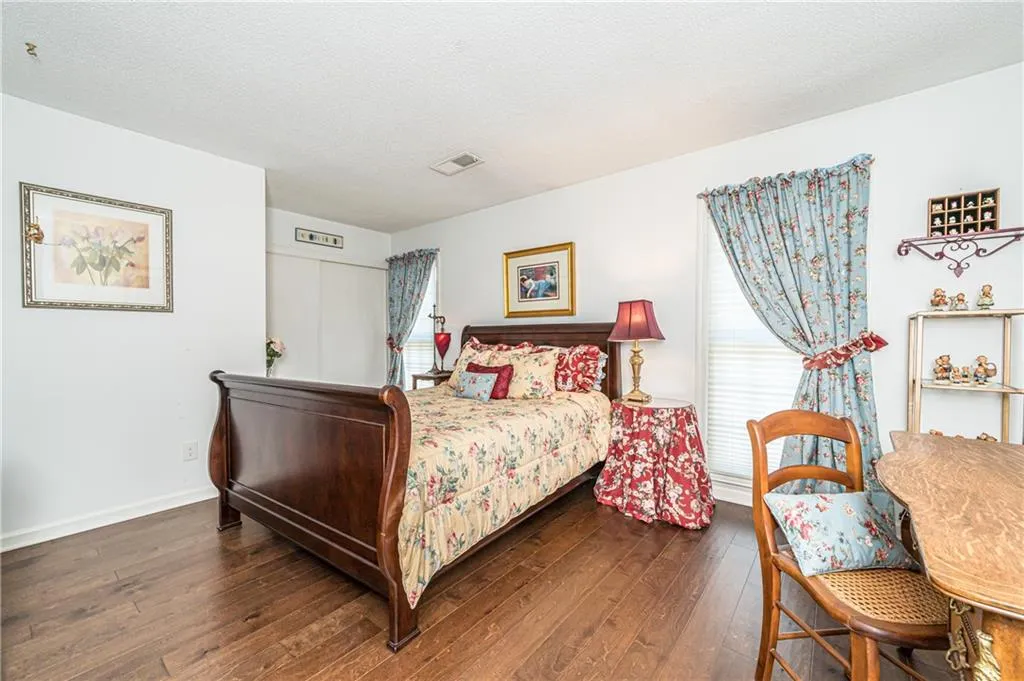 905 Brandywine Circle, Sandy Springs, Georgia 30350, 3 Bedrooms Bedrooms, ,3 BathroomsBathrooms,Residential,Sold,905 Brandywine Circle,6933090