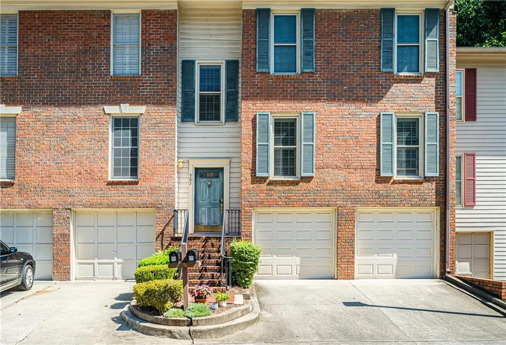 905 Brandywine Circle, Sandy Springs, Georgia 30350, 3 Bedrooms Bedrooms, ,3 BathroomsBathrooms,Residential,Sold,905 Brandywine Circle,6933090