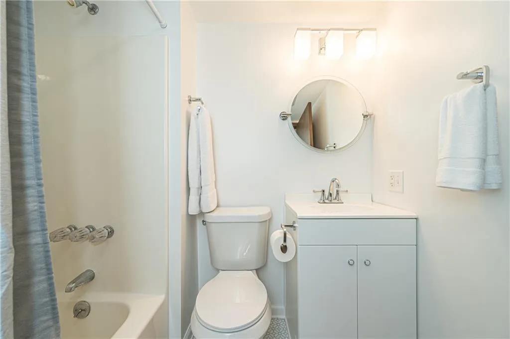 905 Brandywine Circle, Sandy Springs, Georgia 30350, 3 Bedrooms Bedrooms, ,3 BathroomsBathrooms,Residential,Sold,905 Brandywine Circle,6933090