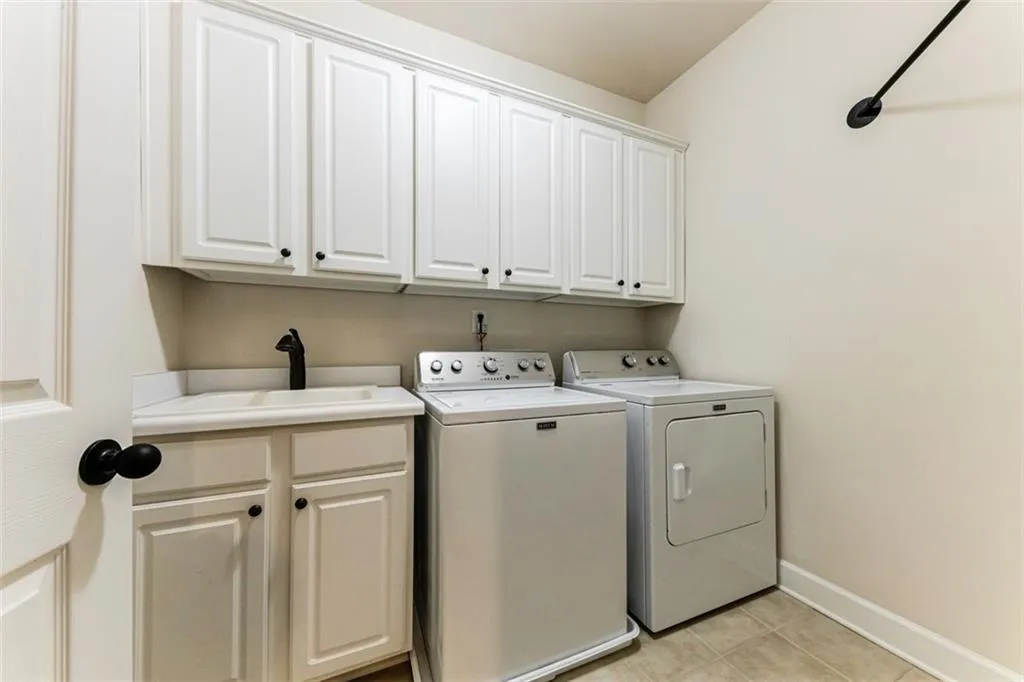 838 Northam Lane, Atlanta, Georgia 30342, 3 Bedrooms Bedrooms, ,3 BathroomsBathrooms,Residential,Sold,838 Northam Lane,6829197