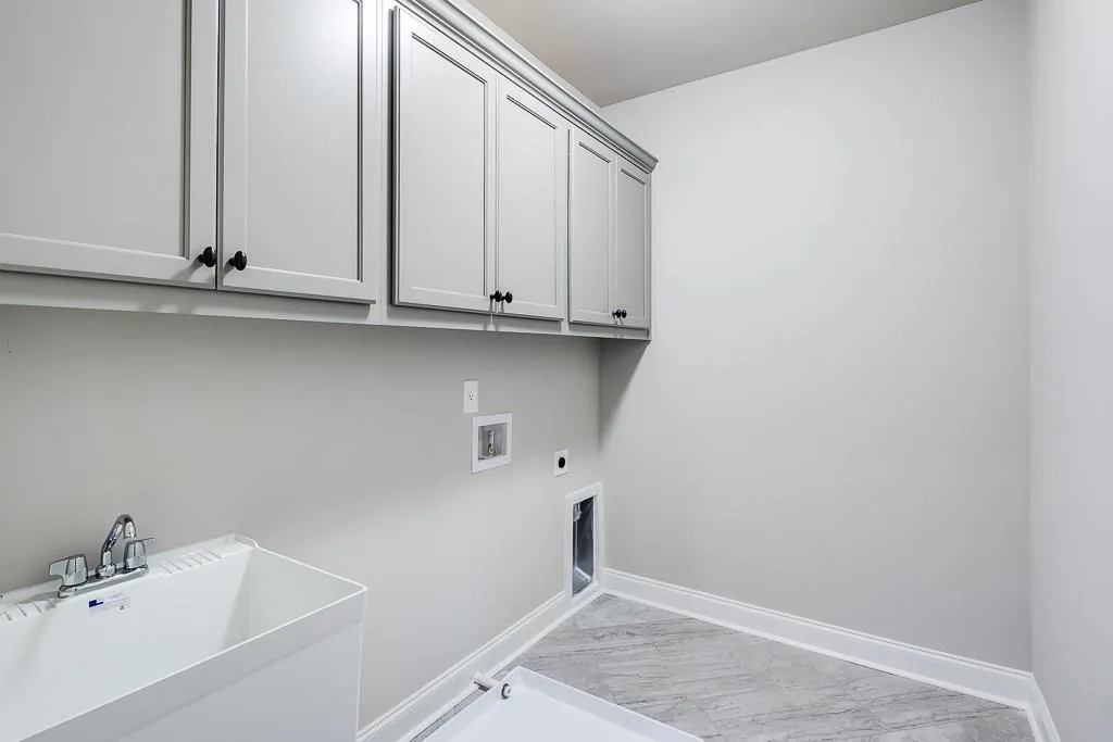 827 Novello Court, Sandy Springs, Georgia 30342, 5 Bedrooms Bedrooms, ,4 BathroomsBathrooms,Residential,Sold,827 Novello Court,5815414