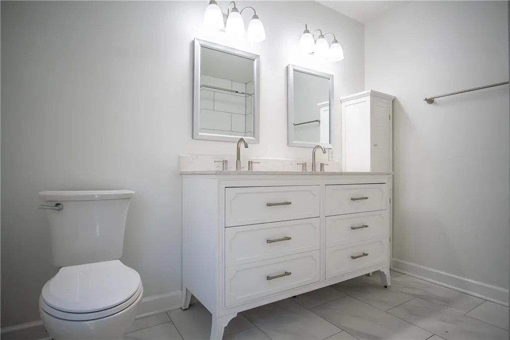 1160 Windsor Parkway Unit 5, Atlanta, Georgia 30319, 3 Bedrooms Bedrooms, ,2 BathroomsBathrooms,Residential,Sold,1160 Windsor Parkway Unit 5,7184476