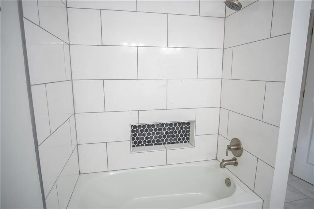 1160 Windsor Parkway Unit 5, Atlanta, Georgia 30319, 3 Bedrooms Bedrooms, ,2 BathroomsBathrooms,Residential,Sold,1160 Windsor Parkway Unit 5,7184476