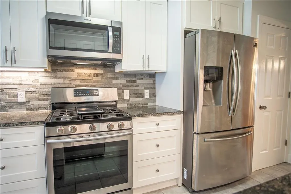1160 Windsor Parkway Unit 5, Atlanta, Georgia 30319, 3 Bedrooms Bedrooms, ,2 BathroomsBathrooms,Residential,Sold,1160 Windsor Parkway Unit 5,7184476