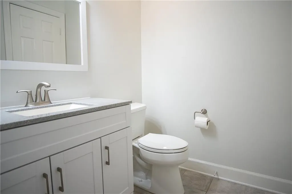 1160 Windsor Parkway Unit 5, Atlanta, Georgia 30319, 3 Bedrooms Bedrooms, ,2 BathroomsBathrooms,Residential,Sold,1160 Windsor Parkway Unit 5,7184476