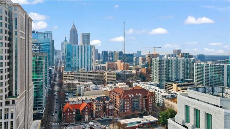 1080 Peachtree Street Ne Unit 2006, Atlanta, Georgia 30309, 1 Bedroom Bedrooms, ,1 BathroomBathrooms,Residential,For Sale,1080 Peachtree Street Ne Unit 2006,7638084