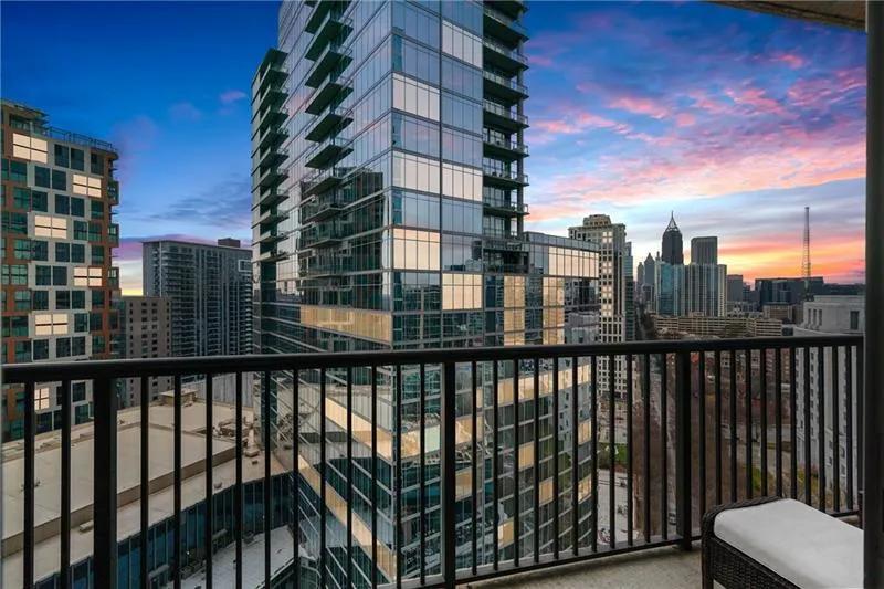 1080 Peachtree Street Ne Unit 2006, Atlanta, Georgia 30309, 1 Bedroom Bedrooms, ,1 BathroomBathrooms,Residential,For Sale,1080 Peachtree Street Ne Unit 2006,7638084