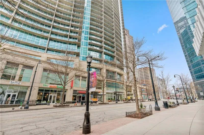 1080 Peachtree Street Ne Unit 2006, Atlanta, Georgia 30309, 1 Bedroom Bedrooms, ,1 BathroomBathrooms,Residential,For Sale,1080 Peachtree Street Ne Unit 2006,7638084