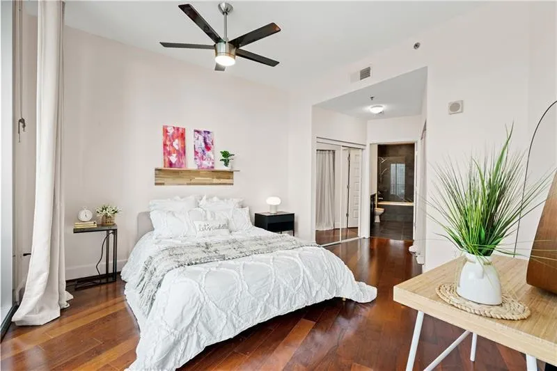 1080 Peachtree Street Ne Unit 2006, Atlanta, Georgia 30309, 1 Bedroom Bedrooms, ,1 BathroomBathrooms,Residential,For Sale,1080 Peachtree Street Ne Unit 2006,7638084