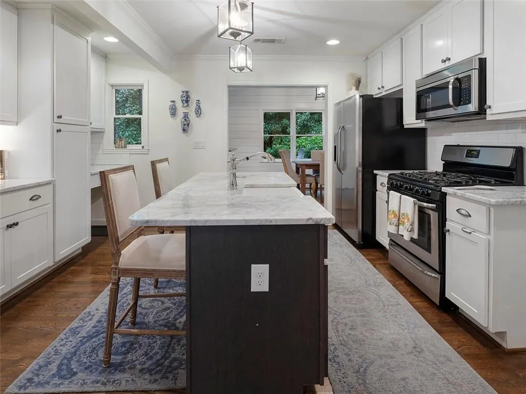 501 Hilderbrand Drive, Atlanta, Georgia 30328, 3 Bedrooms Bedrooms, ,2 BathroomsBathrooms,Residential,Sold,501 Hilderbrand Drive,6953725
