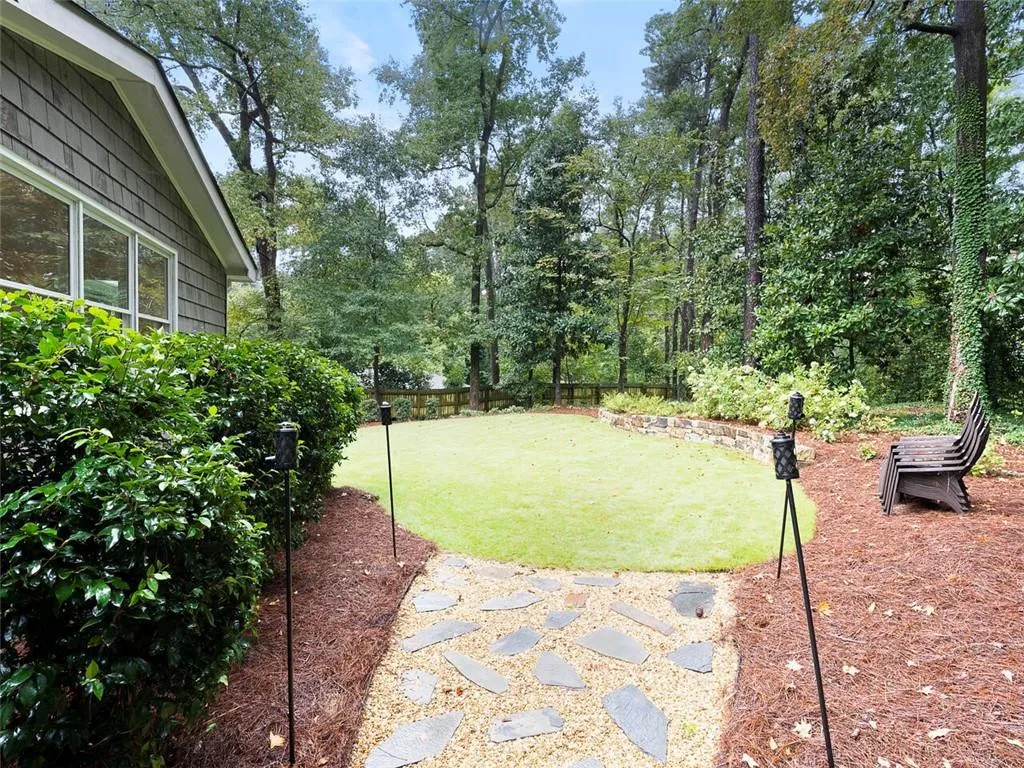 501 Hilderbrand Drive, Atlanta, Georgia 30328, 3 Bedrooms Bedrooms, ,2 BathroomsBathrooms,Residential,Sold,501 Hilderbrand Drive,6953725