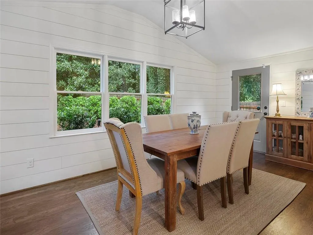 501 Hilderbrand Drive, Atlanta, Georgia 30328, 3 Bedrooms Bedrooms, ,2 BathroomsBathrooms,Residential,Sold,501 Hilderbrand Drive,6953725