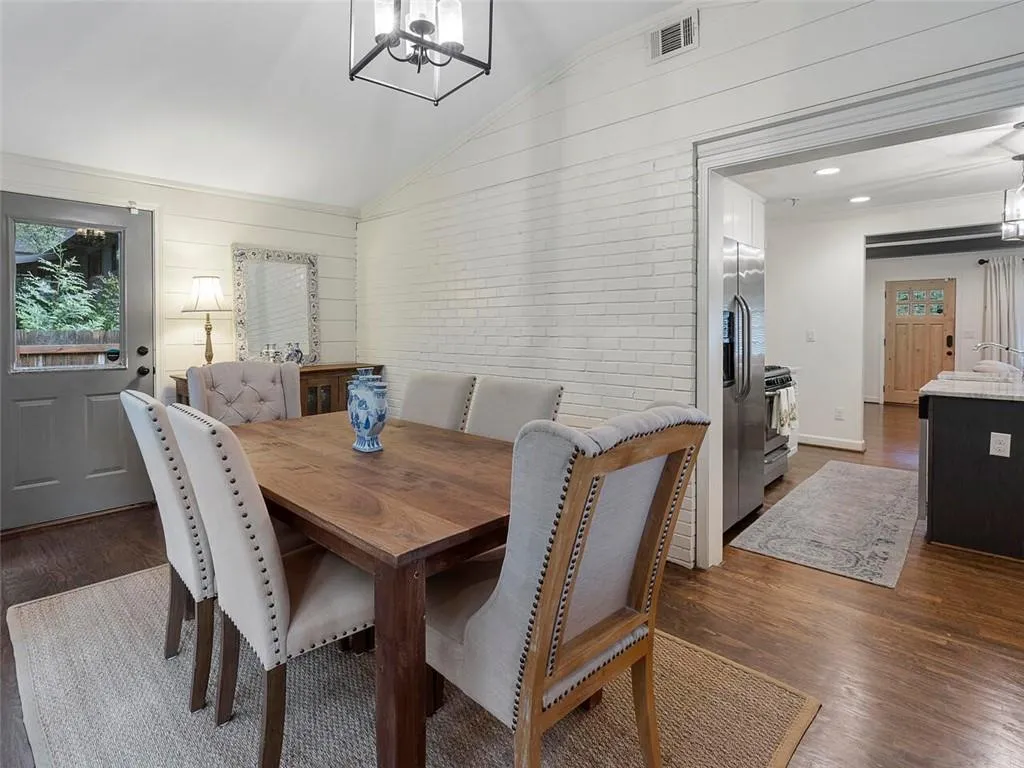 501 Hilderbrand Drive, Atlanta, Georgia 30328, 3 Bedrooms Bedrooms, ,2 BathroomsBathrooms,Residential,Sold,501 Hilderbrand Drive,6953725