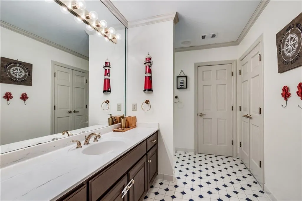 8140 Jett Ferry Road, Sandy Springs, Georgia 30350, 6 Bedrooms Bedrooms, ,6 BathroomsBathrooms,Residential,Sold,8140 Jett Ferry Road,7025811