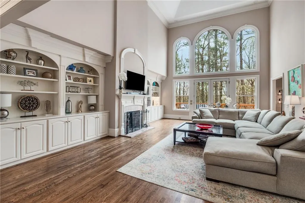 8140 Jett Ferry Road, Sandy Springs, Georgia 30350, 6 Bedrooms Bedrooms, ,6 BathroomsBathrooms,Residential,Sold,8140 Jett Ferry Road,7025811