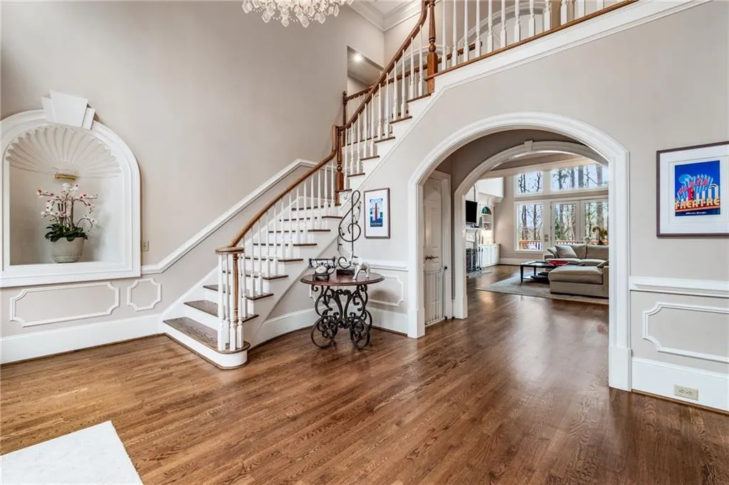 8140 Jett Ferry Road, Sandy Springs, Georgia 30350, 6 Bedrooms Bedrooms, ,6 BathroomsBathrooms,Residential,Sold,8140 Jett Ferry Road,7025811