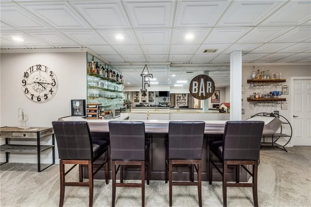 8140 Jett Ferry Road, Sandy Springs, Georgia 30350, 6 Bedrooms Bedrooms, ,6 BathroomsBathrooms,Residential,Sold,8140 Jett Ferry Road,7025811