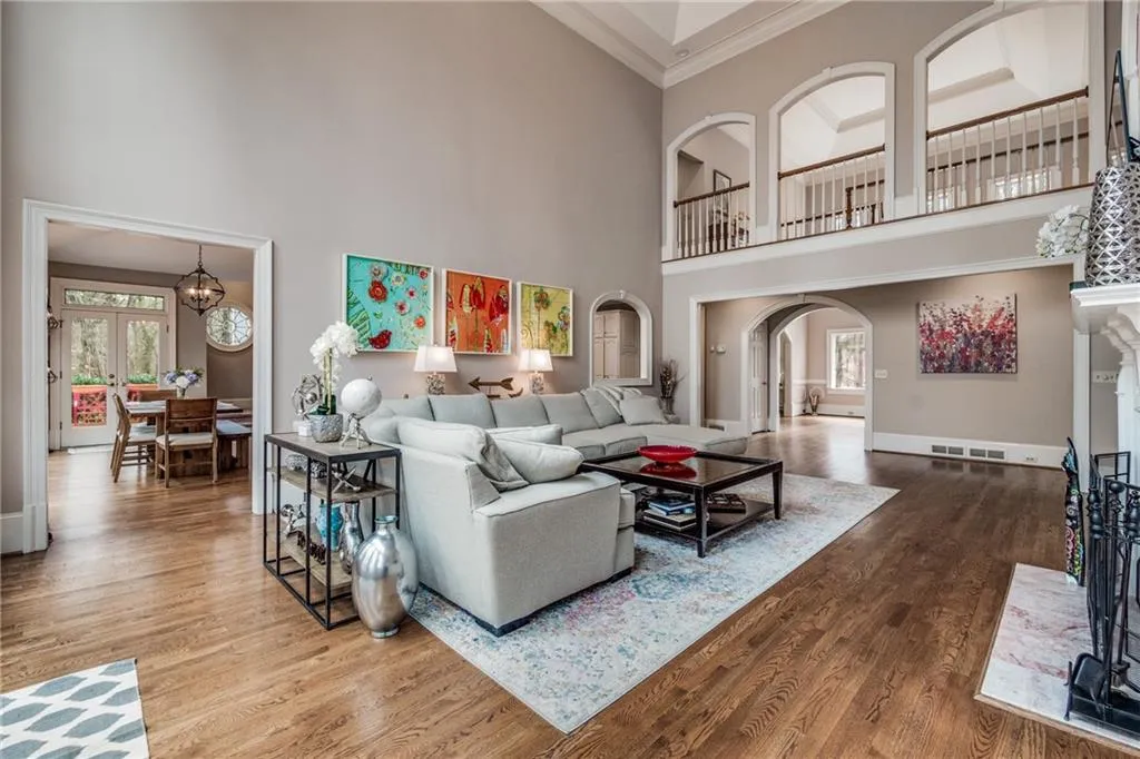 8140 Jett Ferry Road, Sandy Springs, Georgia 30350, 6 Bedrooms Bedrooms, ,6 BathroomsBathrooms,Residential,Sold,8140 Jett Ferry Road,7025811