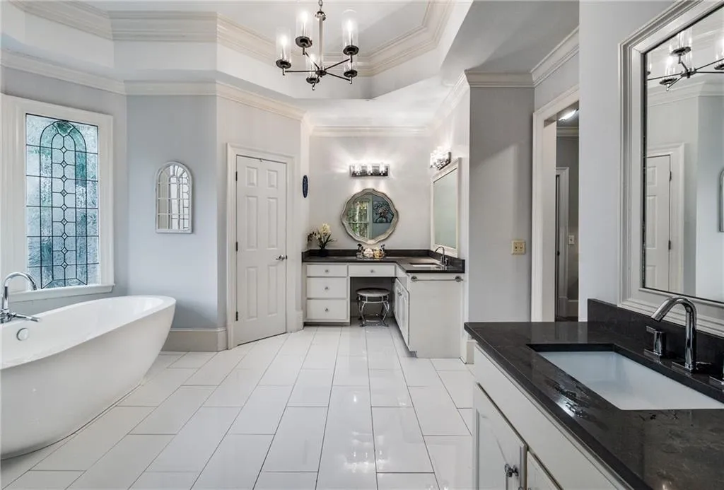 8140 Jett Ferry Road, Sandy Springs, Georgia 30350, 6 Bedrooms Bedrooms, ,6 BathroomsBathrooms,Residential,Sold,8140 Jett Ferry Road,7025811