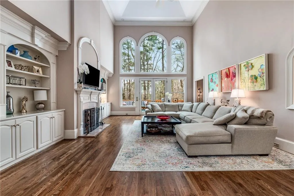 8140 Jett Ferry Road, Sandy Springs, Georgia 30350, 6 Bedrooms Bedrooms, ,6 BathroomsBathrooms,Residential,Sold,8140 Jett Ferry Road,7025811