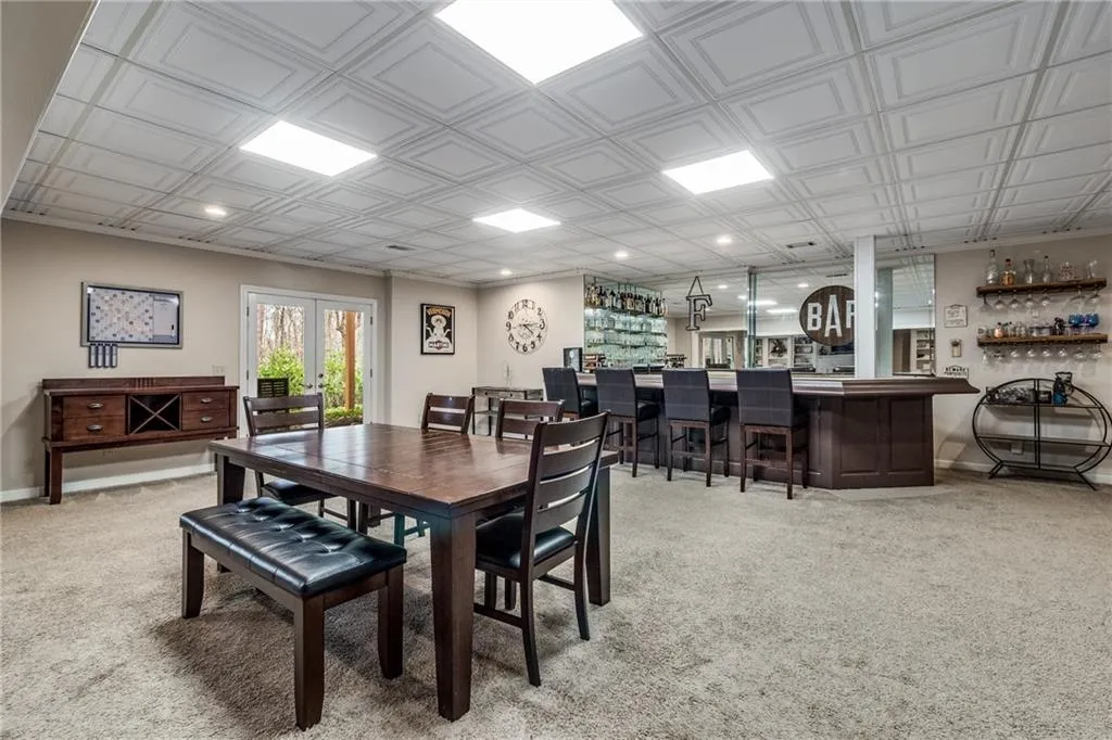8140 Jett Ferry Road, Sandy Springs, Georgia 30350, 6 Bedrooms Bedrooms, ,6 BathroomsBathrooms,Residential,Sold,8140 Jett Ferry Road,7025811