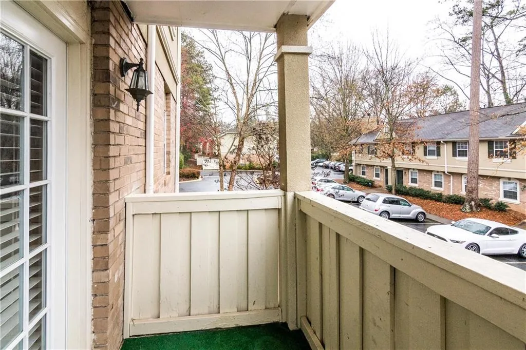 6900 Roswell Road Unit Q7, Atlanta, Georgia 30328, 2 Bedrooms Bedrooms, ,2 BathroomsBathrooms,Residential,Sold,6900 Roswell Road Unit Q7,5821270