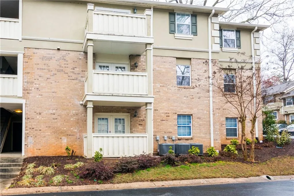 6900 Roswell Road Unit Q7, Atlanta, Georgia 30328, 2 Bedrooms Bedrooms, ,2 BathroomsBathrooms,Residential,Sold,6900 Roswell Road Unit Q7,5821270