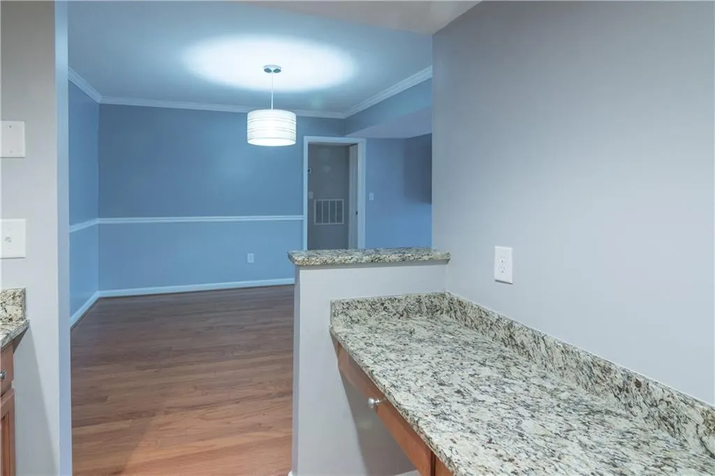 6900 Roswell Road Unit Q7, Atlanta, Georgia 30328, 2 Bedrooms Bedrooms, ,2 BathroomsBathrooms,Residential,Sold,6900 Roswell Road Unit Q7,5821270