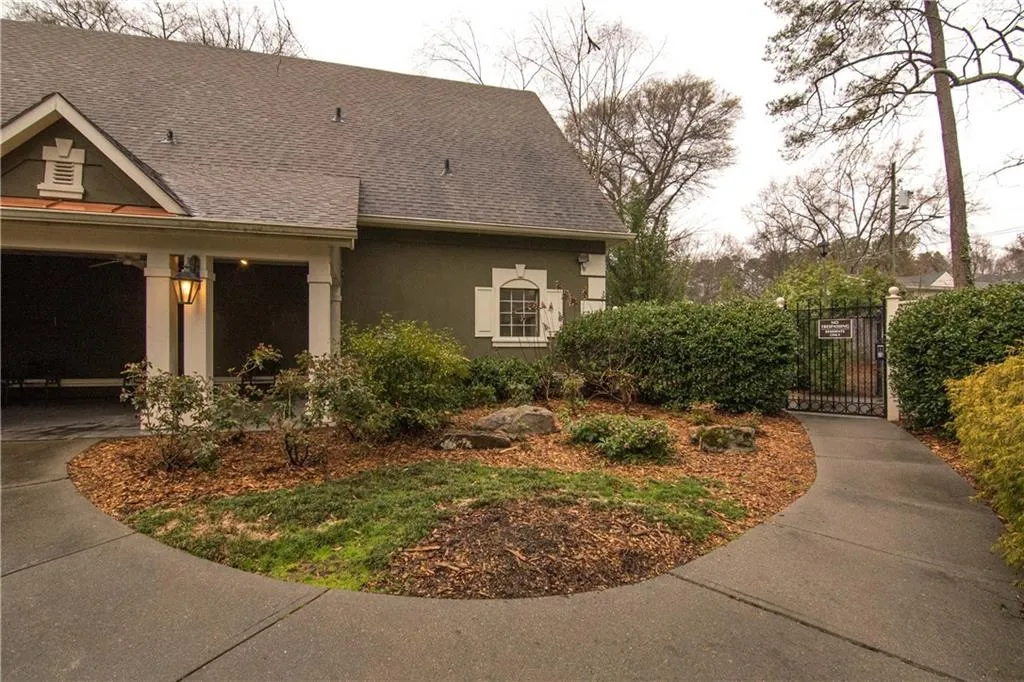 6900 Roswell Road Unit Q7, Atlanta, Georgia 30328, 2 Bedrooms Bedrooms, ,2 BathroomsBathrooms,Residential,Sold,6900 Roswell Road Unit Q7,5821270