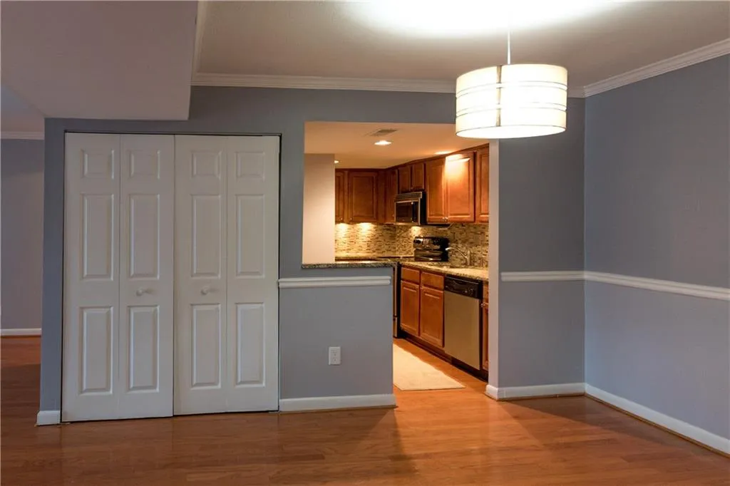 6900 Roswell Road Unit Q7, Atlanta, Georgia 30328, 2 Bedrooms Bedrooms, ,2 BathroomsBathrooms,Residential,Sold,6900 Roswell Road Unit Q7,5821270