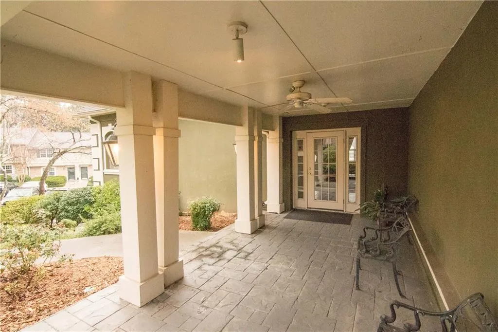 6900 Roswell Road Unit Q7, Atlanta, Georgia 30328, 2 Bedrooms Bedrooms, ,2 BathroomsBathrooms,Residential,Sold,6900 Roswell Road Unit Q7,5821270
