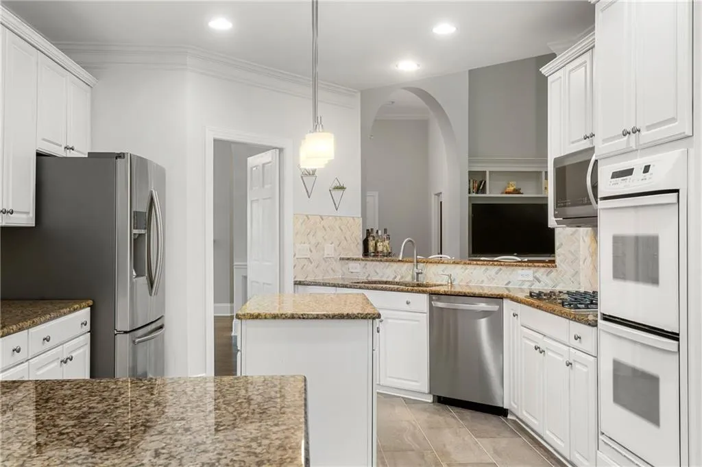 780 Spalding Heights Drive, Sandy Springs, Georgia 30350, 5 Bedrooms Bedrooms, ,4 BathroomsBathrooms,Residential,Sold,780 Spalding Heights Drive,6902964 780 Spalding Heights Drive, Sandy Springs, Georgia 30350, 5 Bedrooms Bedrooms, ,4 BathroomsBathrooms,Residential,Sold,780 Spalding Heights Drive,6902964